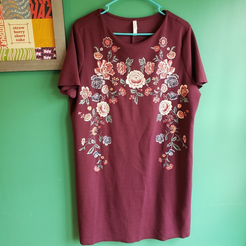 Floral Shift Dress - Picture 2 of 8